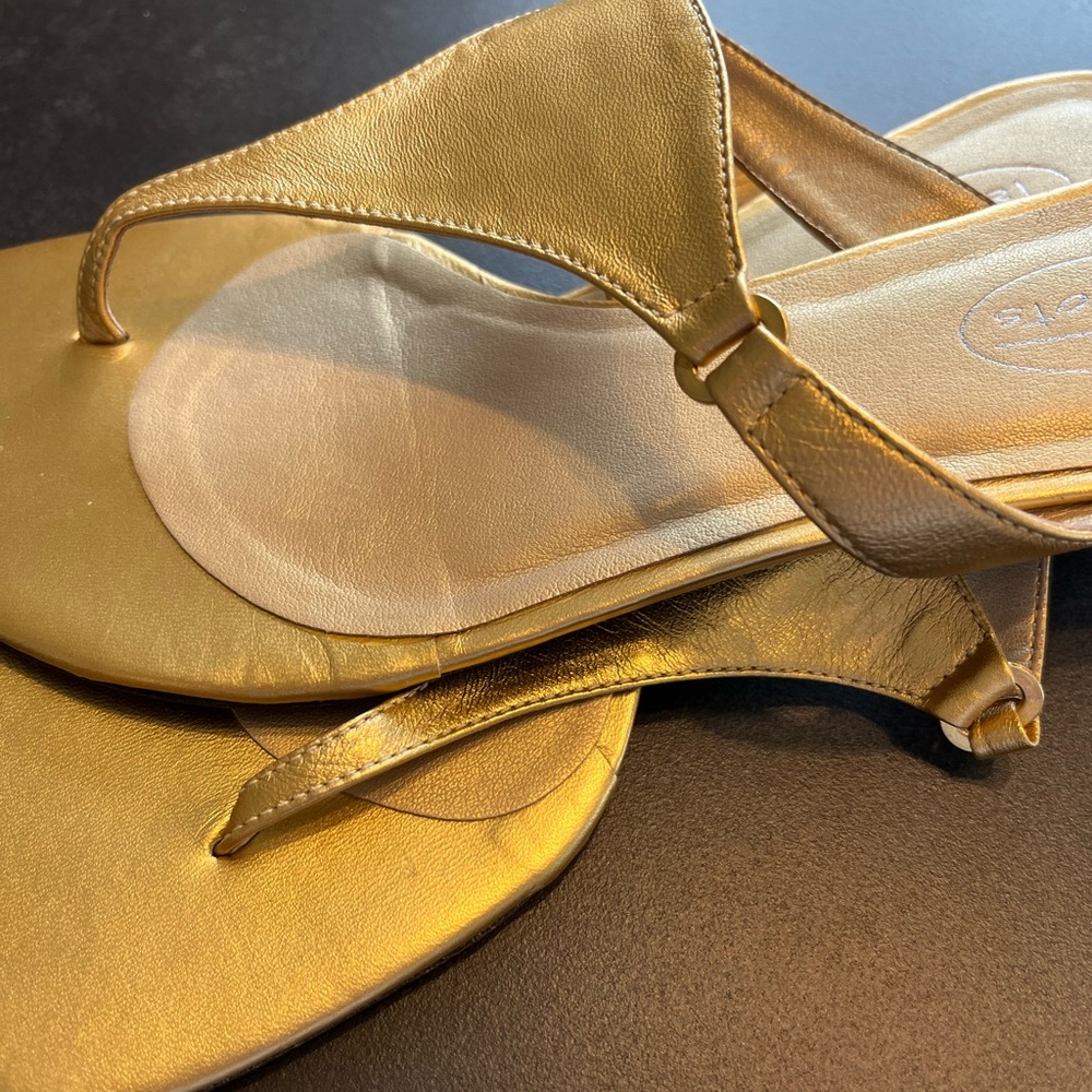 Talbots Gold Sandals Elegant Minimalist Design - Picture 3 of 5